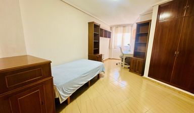 Central apartment for rent in Valencia - Arrancapins, Valencia - Thumbnail 10