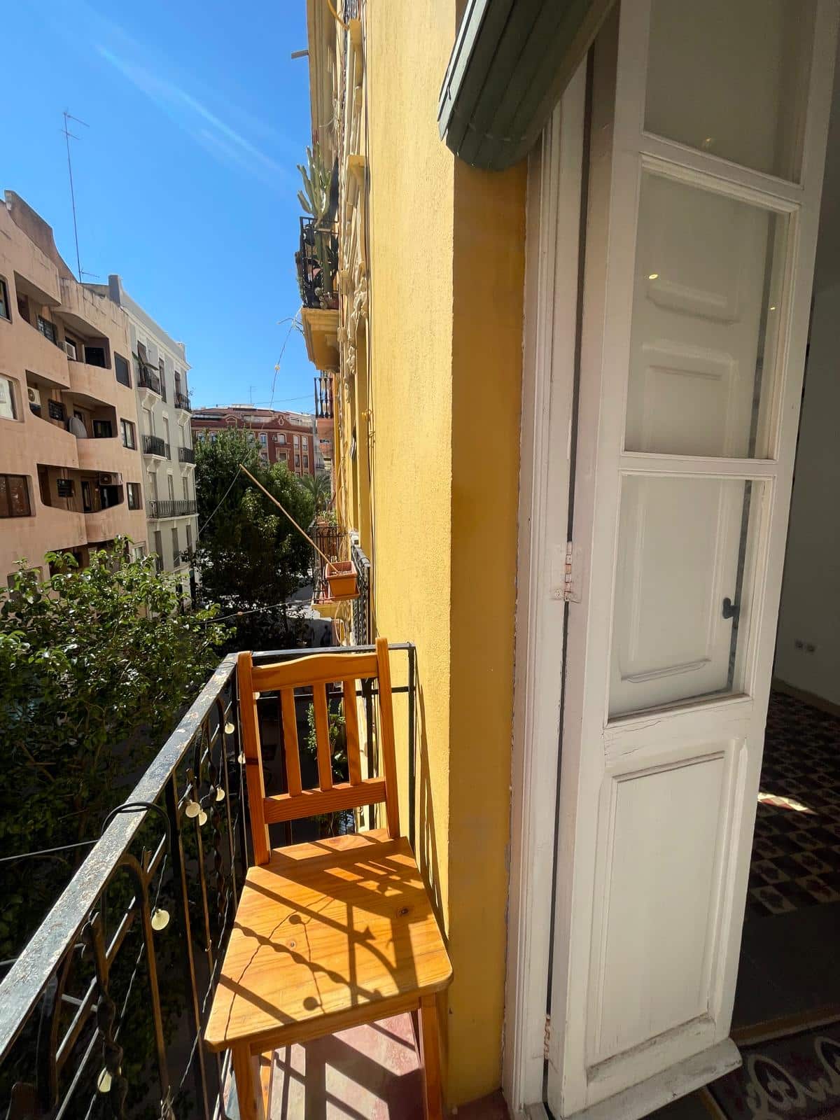 Charming apartment in Calle Vivons, the heart of Ruzafa - Image 4