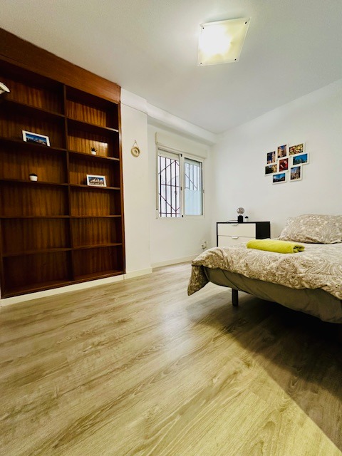 Ruben Vela - Apartment for sale in En Corts, Valencia - Image 4