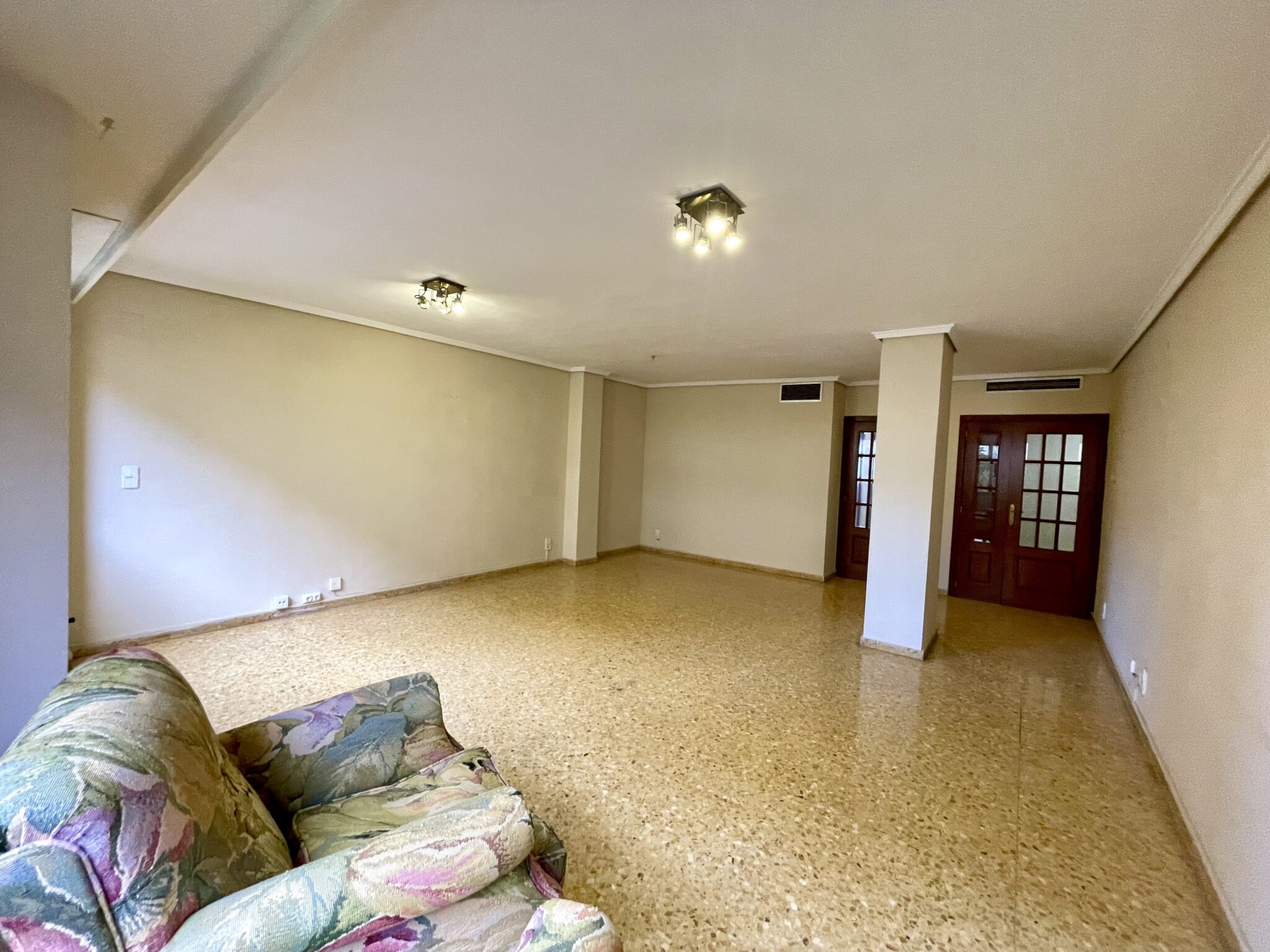 Palleter apartment for sale in Valencia - Image 4