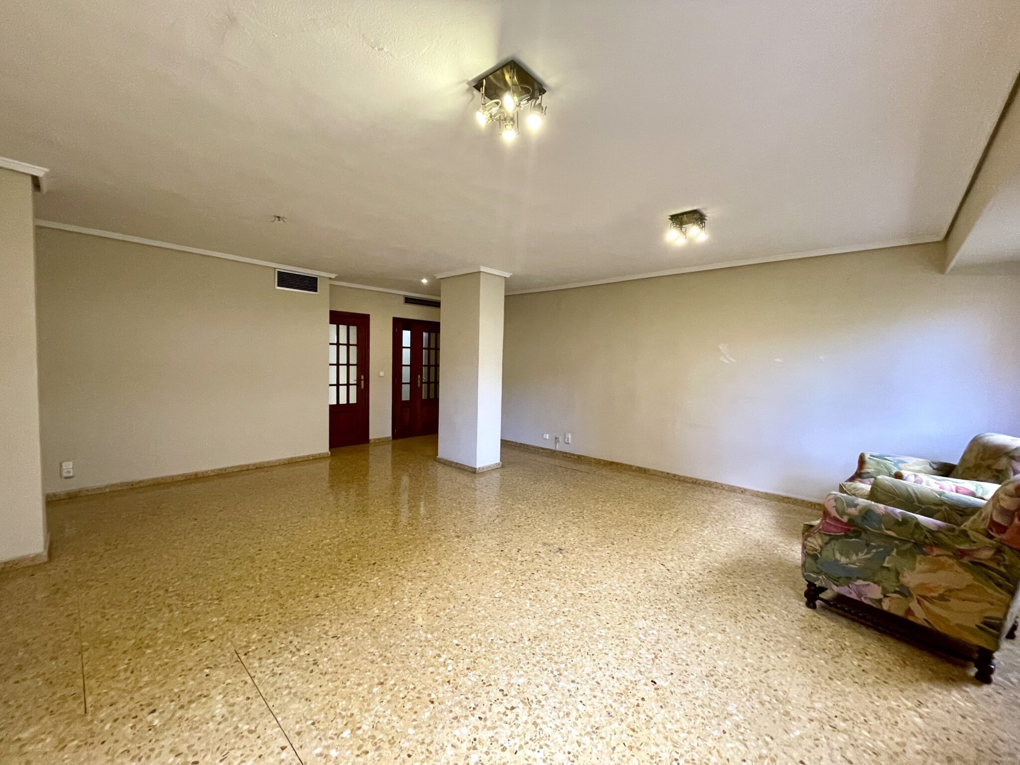 Palleter apartment for sale in Valencia - Image 2