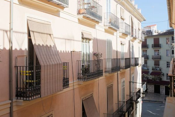 How Does the Housing Law Affect Landlords in Valencia?